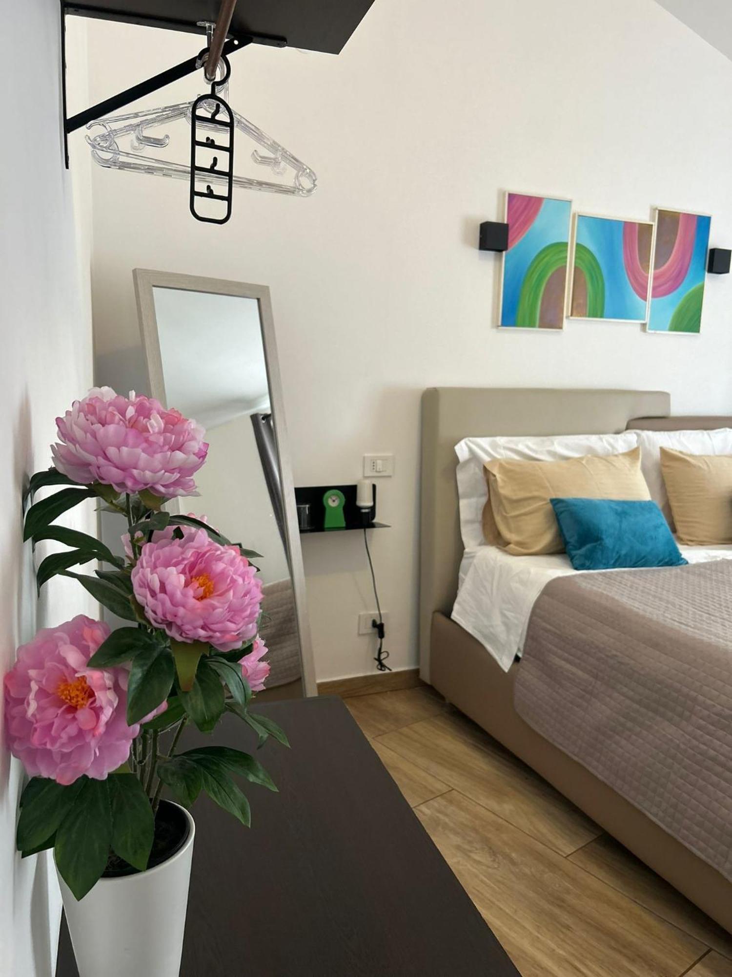 Zeta Rooms Caserta Bagian luar foto