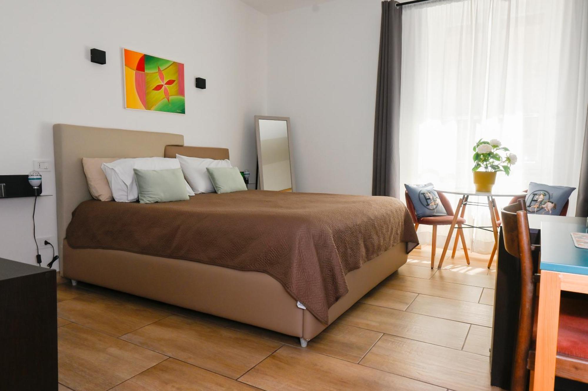 Zeta Rooms Caserta Bagian luar foto