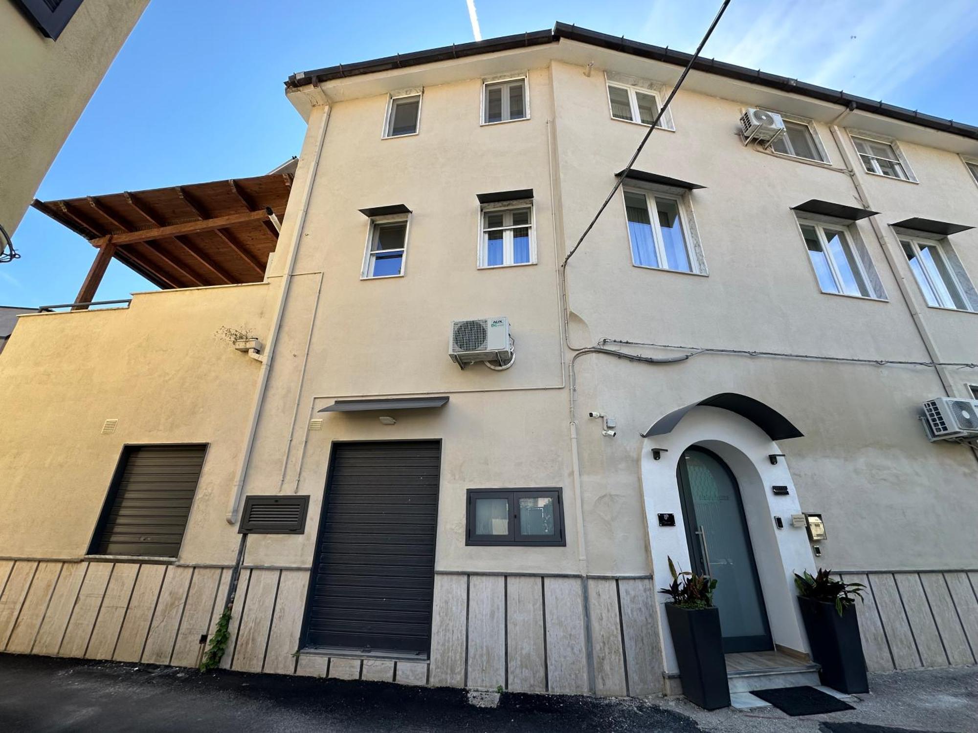 Zeta Rooms Caserta Bagian luar foto